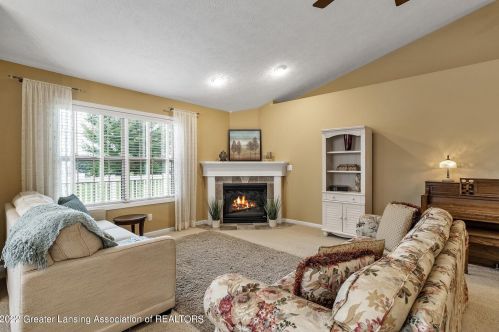 4106 Presidents Way, Dewitt MI 48820-7883 exterior