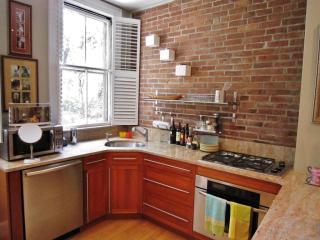 62 Highland Ave, Cambridge MA  02139-1040 exterior