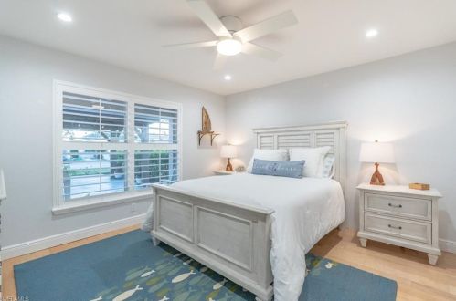 523 107 Ave, Naples FL 34108-1854 exterior