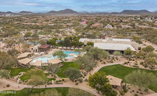 3931 Crst Ln, Phoenix AZ 85027-1602 exterior