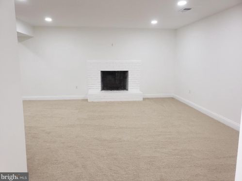 905 Mcneil Ln, Silver Spring MD  20905-4071 exterior