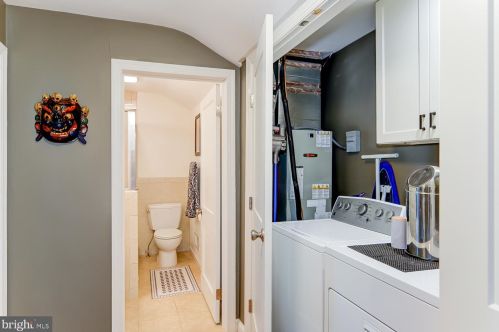 716 Beall Ave, Rockville MD 20850-2107 exterior