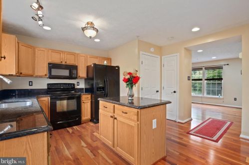 8714 Belleau Ct, Ellicott MD  21043-4673 exterior