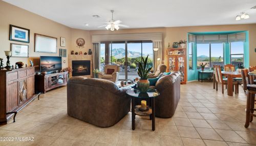 1817 Calle Casas Lindas, Green Valley AZ 85622-8042 exterior