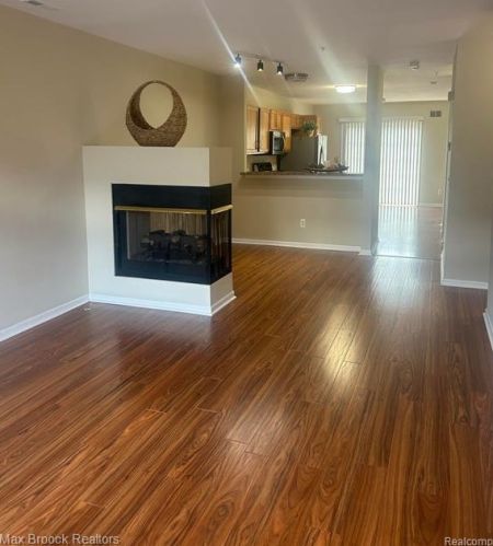 39475 Springwater Dr, Northville, MI 48168-3962