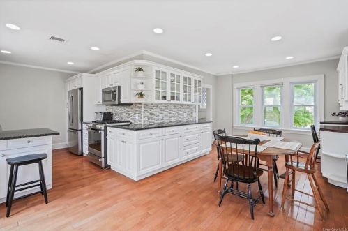 35 Wilson Ave, Valhalla NY 10595-2026 exterior