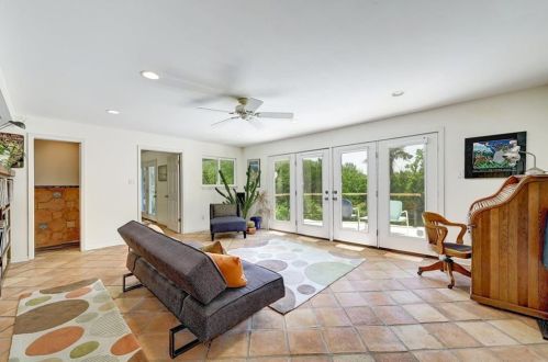 805 Frst Vw Dr, Austin TX 78746-4519 exterior