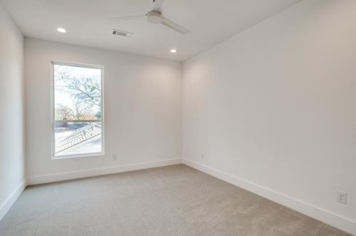 6811 Blessing Dr, Dallas TX 75214-2547 exterior