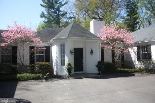 1401 Langley Pl, Mc Lean VA  22101-3010 exterior