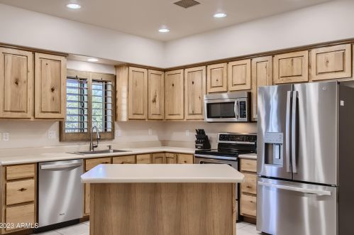 43630 20th St, Phoenix AZ 85006-2004 exterior