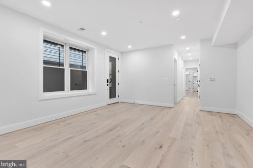 2829 13th St, Washington, DC 20009-7998