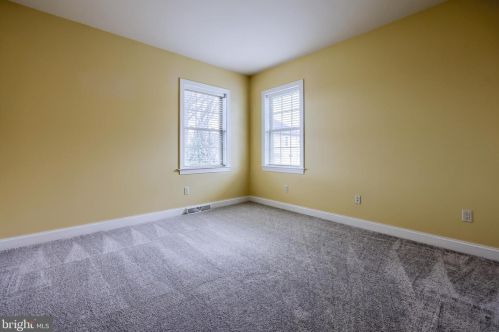 107 Kilgannon Ln, Lancaster PA 17603-9050 exterior