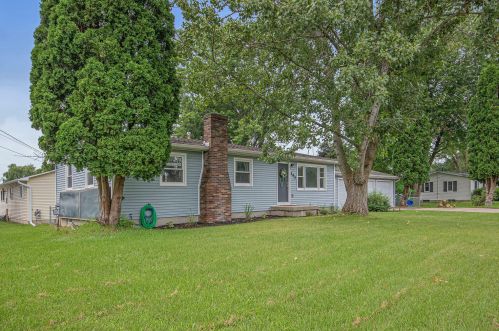 295 8th St, Cedar Springs, MI 49319-9483