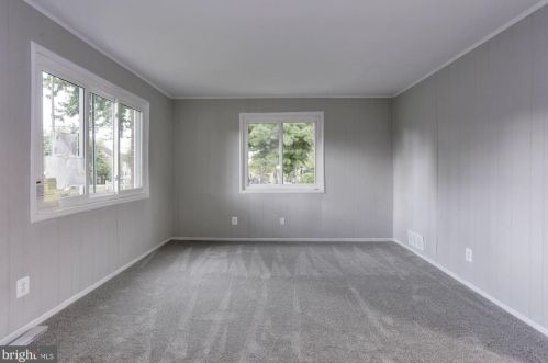 872 Bellevue St, Washington DC 20032-6002 exterior