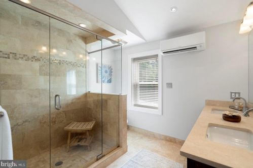 756 24 St, Philadelphia PA 19130-1953 exterior