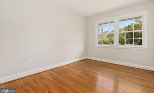 6527 Divine St, Mc Lean VA 22101-4623 exterior