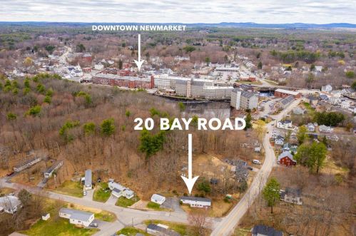 20 Bay Rd, Newmarket NH 03857-1728 exterior