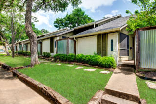 3405 Grooms St, Austin TX  78705-1622 exterior