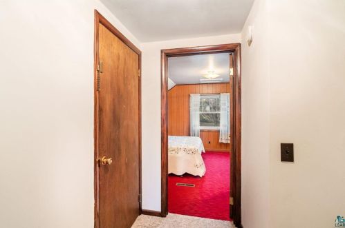 1009 5 St, Duluth MN 55806-2332 exterior