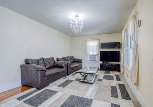 28 Merrimac Ave, Springfield MA  01104-2718 exterior