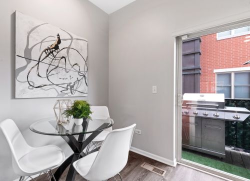 2502 Calumet Ave, Chicago IL  60616-2439 exterior