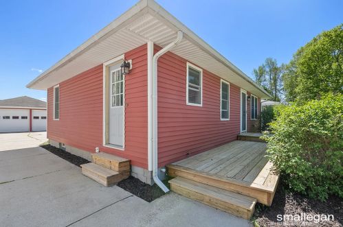 4034 Lester Dr, Grand Rapids MI 49525-1447 exterior