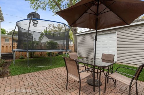 5712 Kenneth Ave, Chicago IL 60646-5907 exterior