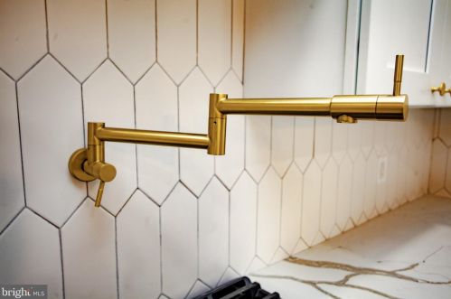 2022 21 St, Philadelphia PA 19145-2722 exterior