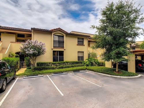 1126 Lake Willisara Cir, Orlando, FL 32806-5581