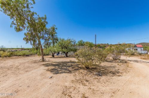 2208 Estrella Rd, Phoenix, AZ 85087-8172