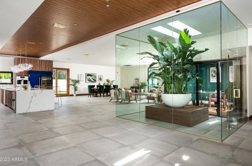 5812 44th Pl, Phoenix AZ  85040-4056 exterior