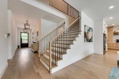 8518 Glencrest Ln, Dallas TX  75209-2632 exterior