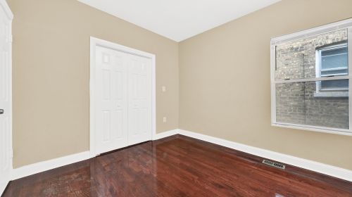 5820 Campbell Ave, Chicago IL 60659-5011 exterior