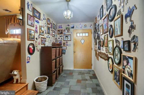 1918 Northbrook Dr, Lancaster PA 17601-4916 exterior