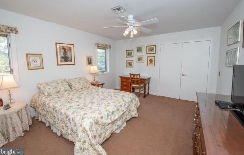 699 Longview Dr, Huntingdon Valley PA 19006-2219 exterior