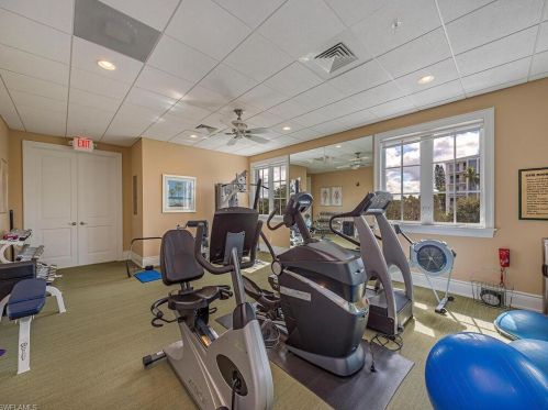 1400 Gulf Shore Blvd, Naples FL 34102-4968 exterior