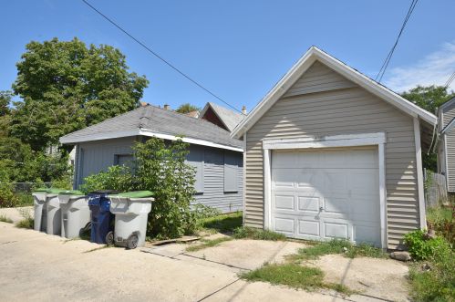 3257 Booth St, Milwaukee WI 53212-2135 exterior