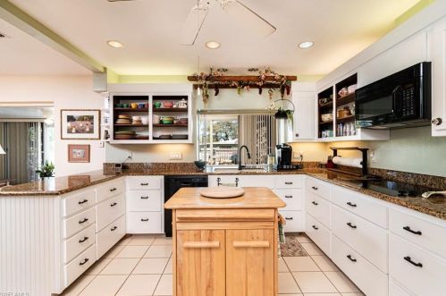 1363 Morningside Dr, Naples FL 34103-3313 exterior