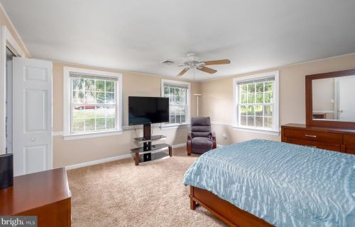 15 Delaware Ave, Trenton NJ 08628-2002 exterior