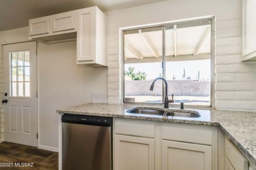 3051 Eastview Ave, Tucson AZ  85730-2905 exterior