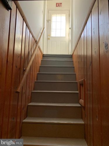 602 1st St, Rockville MD 20850-1567 exterior