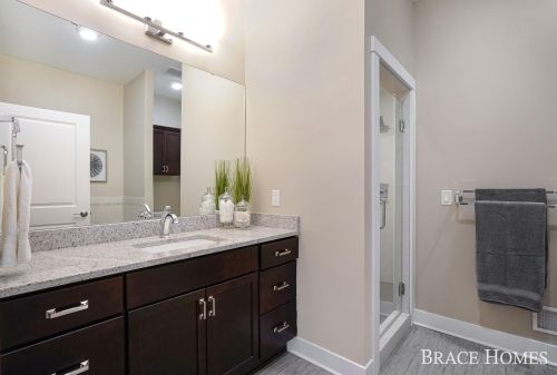 548 Fairview Ave, Grand Rapids MI 49503-1518 exterior