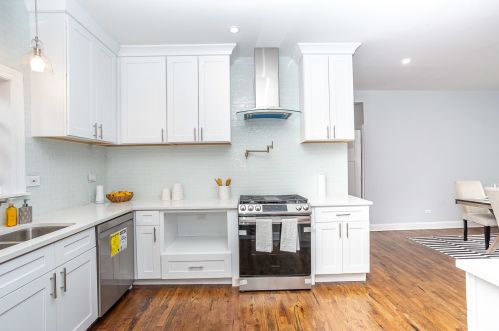 6756 Prairie Ave, Chicago IL  60637-4033 exterior