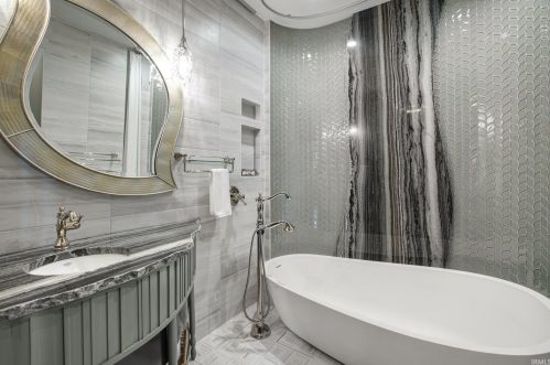 221 Mishawaka Ave, Mishawaka IN 46545-6015 exterior