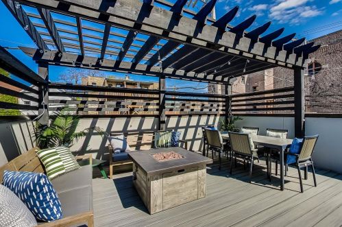 3619 Hermitage Ave, Chicago IL 60613-3506 exterior