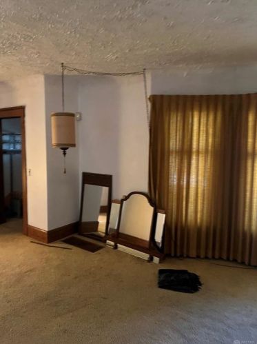 535 109 St, Cleveland OH 44108-1469 exterior