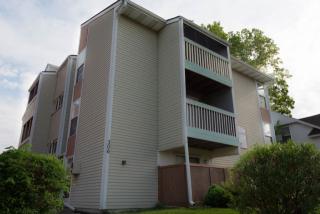 306 Clark St, Champaign IL  61820-4285 exterior