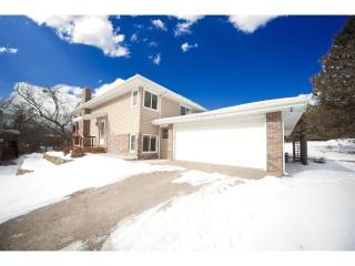 18389 Creeks Bend Dr, Hopkins, MN 55345-6111