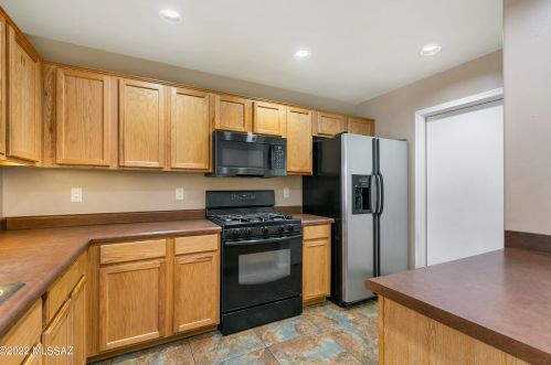 9966 Emberwood Dr, Tucson AZ 85748-5114 exterior