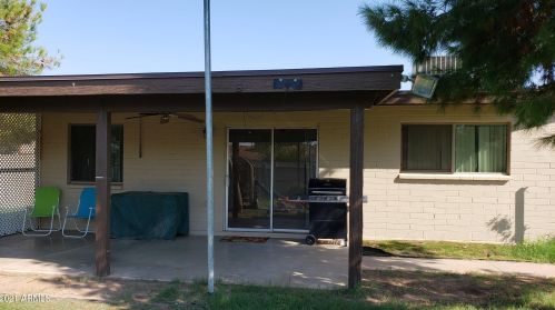 2201 Corrine Dr, Phoenix AZ 85032-7337 exterior